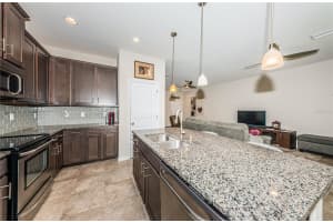 5225 5TH WAY, ST PETERSBURG, FL 33703 - MLS#MFRTB8385275