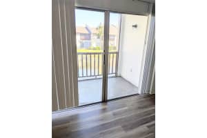 3840 N Lake Dr #125, TAMPA
