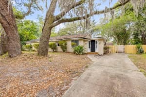 110 E Lauren Ct, FERN PARK