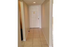 2424 W TAMPA BAY BLVD #M-201, TAMPA, FL 33607 - MLS#MFRTB8385482