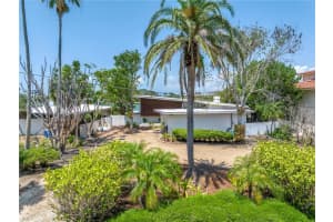 31 Dolphin Dr, TREASURE ISLAND