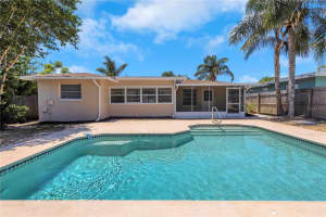 204 COVE COURT, CLEARWATER, FL 33756 Sold 10/10/25