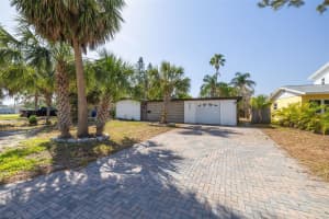 328 TALLAHASSEE DRIVE, ST PETERSBURG, FL 33702 - MLS#MFRTB8386163