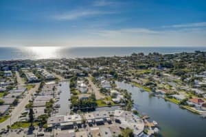 28 Seaside Ct, HOLMES BEACH