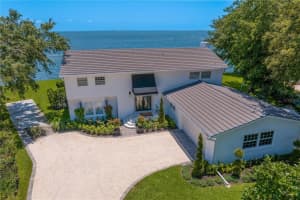 218 Colony Point Rd S, ST PETERSBURG