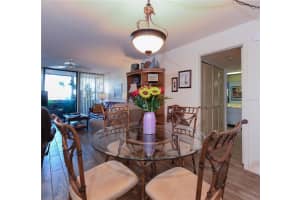 618 BIRD BAY DRIVE, VENICE, FL 34285 - MLS#MFRTB8386378