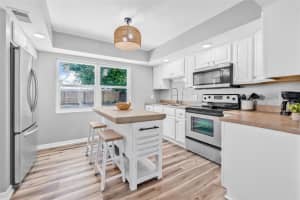 2858 STATE ROAD 590, CLEARWATER, FL 33759 Sold 07/02/25