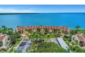 7520 SUNSHINE SKYWAY LANE, ST PETERSBURG, FL 33711 Sold 06/30/25