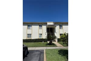210 Cypress Ct, OLDSMAR