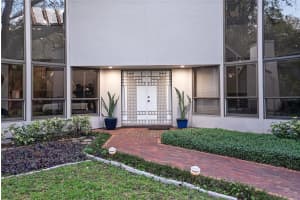 14825 LAKE MAGDALENE CIRCLE, TAMPA, FL 33613 Sold 08/04/25