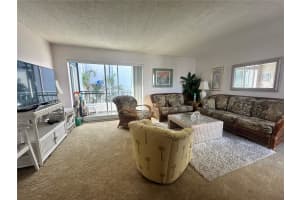 320 MEDALLION BOULEVARD, MADEIRA BEACH, FL 33708 - MLS#MFRTB8386930
