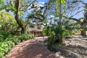 8350 40TH AVENUE, ST PETERSBURG, FL 33709 - MLS#MFRTB8387032