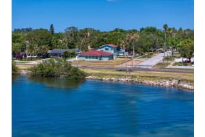 1963 Edgewater Dr, CLEARWATER