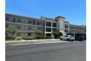 861 Maple Ct #104, DUNEDIN