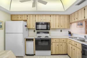 172 LAKEVIEW WAY, OLDSMAR, FL 34677 - MLS#MFRTB8387455