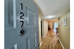 10800 US HIGHWAY 19 N #127, PINELLAS PARK, FL 33782 - MLS#MFRTB8388032