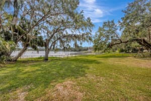 525 GORNTO LAKE ROAD, BRANDON, FL 33510 - MLS#MFRTB8388436