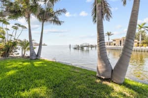 11 BRIGHTWATERS CIRCLE, ST PETERSBURG, FL 33704 - MLS#MFRTB8388467