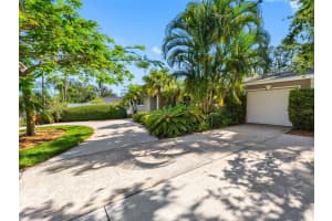 1701 38TH STREET, ST PETERSBURG, FL 33713 Sold 09/10/25