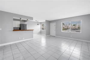 8039 GARDEN DRIVE, SEMINOLE, FL 33777 Sold 08/05/25