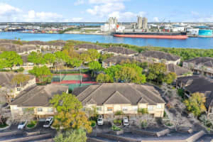 612 ARBOR LAKE LANE, TAMPA, FL 33602 - MLS#MFRTB8388799