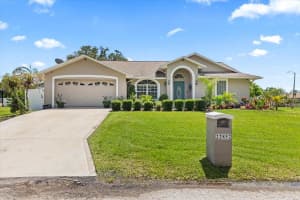 22852 Fern Ct, LAND O LAKES