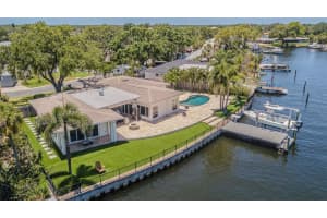 1185 36th Ave Ne, ST PETERSBURG