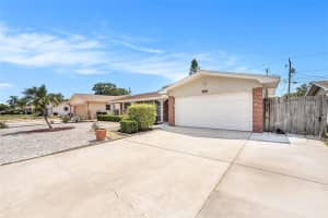 10400 112TH WAY, LARGO, FL 33778 - MLS#MFRTB8388944