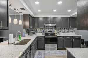 16076 DAWNVIEW DRIVE, TAMPA, FL 33624 - MLS#MFRTB8388977