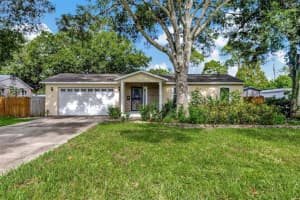 1524 Essex Dr N, ST PETERSBURG