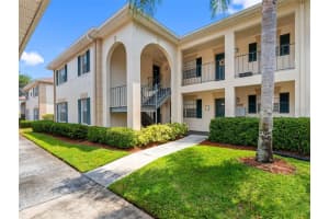 10356 Carrollwood Ln #204, TAMPA