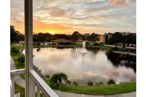 8181 EAGLES PARK DRIVE, ST PETERSBURG, FL 33709 - MLS#MFRTB8389379