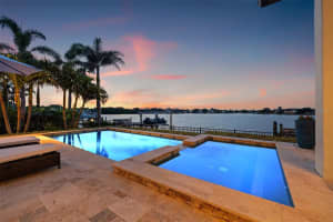 301 BAYVIEW DRIVE, ST PETERSBURG, FL 33704 - MLS#MFRTB8389442