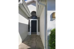 2325 BROOKFIELD GREENS CIRCLE, SUN CITY CENTER, FL 33573 - MLS#MFRTB8389687