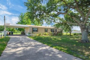323 THORNHILL ESTATES COURT, WINTER HAVEN, FL 33880 Sold 06/27/25