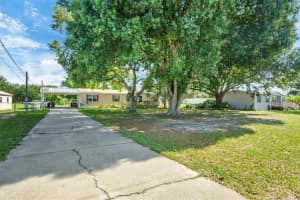 323 THORNHILL ESTATES COURT, WINTER HAVEN, FL 33880 Sold 06/27/25