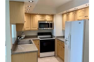400 ISLAND WAY, CLEARWATER BEACH, FL 33767 - MLS#MFRTB8390105