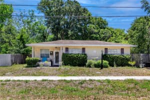1683 Pine St, LARGO