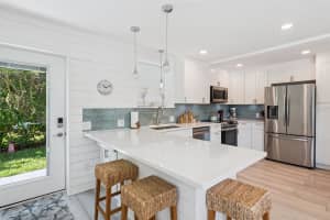 8096 GLENBROOKE LANE, SARASOTA, FL 34243 - MLS#MFRTB8390536