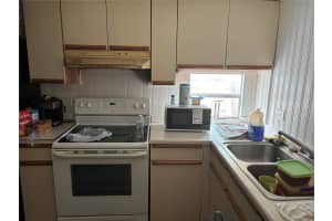 5232 79TH STREET, ST PETERSBURG, FL 33714 - MLS#MFRTB8390577