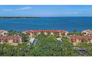 7520 SUNSHINE SKYWAY LANE, ST PETERSBURG, FL 33711 Sold 07/28/25