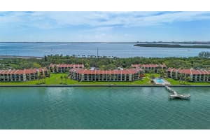 7520 SUNSHINE SKYWAY LANE, ST PETERSBURG, FL 33711 Sold 07/28/25