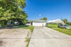 6785 Yarberry Ln, NAPLES