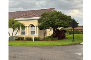 2202 GARDEN LAKE DRIVE, WINTER HAVEN, FL 33884 - MLS#MFRTB8390860
