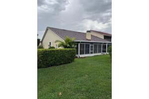 2202 GARDEN LAKE DRIVE, WINTER HAVEN, FL 33884 - MLS#MFRTB8390860