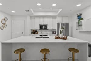 450 KNIGHTS RUN AVENUE, TAMPA, FL 33602 - MLS#MFRTB8390914