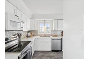 464 20TH AVENUE, INDIAN ROCKS BEACH, FL 33785 Sold 09/17/25