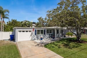 2271 Carolyn Dr, DUNEDIN