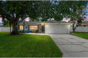 2334 TROPICAL SHORES DRIVE, ST PETERSBURG, FL 33705 - MLS#MFRTB8391071