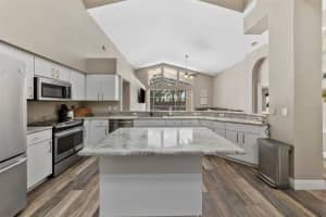18017 PALM BREEZE DRIVE, TAMPA, FL 33647 - MLS#MFRTB8391168